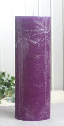 Rustik-Stumpenkerze, 20 x 7 cm Ø, lila-violett von CandleCorner Rustik-Kerzen
