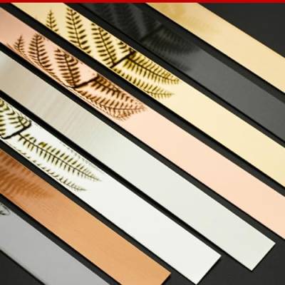 Edelstahl-metallisiertes Spiegelähnliches Design, Zierleiste Und Wandverkleidung, Flexible Wandverkleidung, Zierleiste Zum Abziehen Un(Size:98.4ft(30m) x1.57in(4cm),Color:Gebürstetes schwarzes Titan) von HUIZHENSHENG