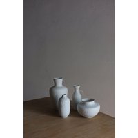 4 Weiße Bisquit-Porzellan-Vasen | Kpm Metzler & Ortloff Westdeutschland Jahrgang von HouseOfVintFurniture