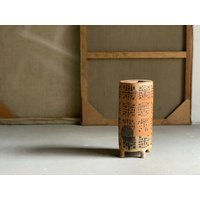 Wabi Sabi Steinzeug Vase | 4 Beine Orange Braun Beige von HouseOfVintFurniture