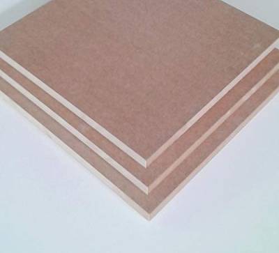 Eine 13mm starke MDF Platte. Holzplatte, Einlegeboden. Sondermaße auf Wunsch. (25x125cm) von Martin Weddeling