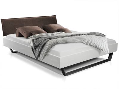 LUKY Kufenbett mit Polsterkopfteil, Material Massivholz, Fichte massiv, Kufen schwarz von Möbel-Eins