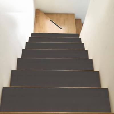 WOQLIBE Stufenmatten 15 Stück Treppenstufen Matten,76×20cm Treppenteppich Selbstklebend Treppenläufer Schutz für Holzstufen Treppenhausboden (Grau) von WOQLIBE