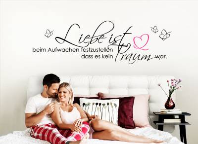 Wandtattoo Zitat "Liebe ist..." mit Schmetterling + Herz W800