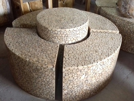 Tisch Set mit 4 Hocker / Bänken Wohnzimmertisch Couchtisch Gartentisch Holztisch Esstisch Küchentisch Holztisch Teak Holz Teakholztisch Beistelltisch Kaffeetisch Teakholztische Teaktisch Teakholz wird aus Teak Holz mit Resin von Hand in Bali gefertigt. Tisch Set mit 4 Hocker / Bänken Wohnzimmertisch Couchtisch Gartentisch Holztisch Esstisch Küchentisch Holztisch Teak Holz Teakholztisch Beistelltisch Kaffeetisch Teakholztische Teaktisch Teakholz wird aus Teak Holz mit Resin von Hand in Bali gefertigt. von TARSHOPBALI