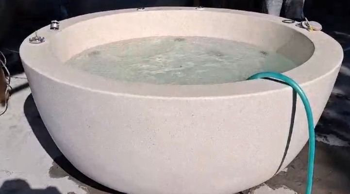 Badewanne Freistehende Whirlpool Bad Wanne Terrazzo Stein Resin Massage Spa Becken Outdoor Jacuzzi Badewanne Freistehende Whirlpool Bad Wanne Terrazzo Stein Resin Massage Spa Becken Outdoor Jacuzzi von TARSHOPBALI
