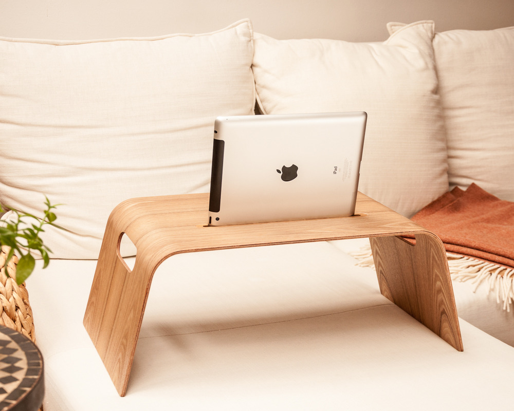 Halter für iPad und Tablet für das Bett oder Sofa - WOOD U? CHILL Halter für iPad und Tablet für das Bett oder Sofa - WOOD U? CHILL von trimborn-eich