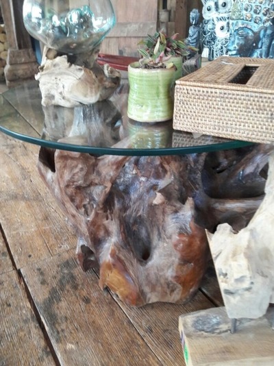 Loungetisch Couchtisch Wohnzimmertisch Gartentisch Teakholztisch Beistelltisch Kaffeetisch Teakholztische Teaktisch Teakholz Esstisch Küchentisch Holztisch Teak Holz wird aus Teakholz von Hand geschnitzt und mit einer Glasplatte geliefert Lounge table Loungetisch Couchtisch Wohnzimmertisch Gartentisch Teakholztisch Beistelltisch Kaffeetisch Teakholztische Teaktisch Teakholz Esstisch Küchentisch Holztisch Teak Holz wird aus Teakholz von Hand geschnitzt und mit einer Glasplatte geliefert Lounge table von TARSHOPBALI