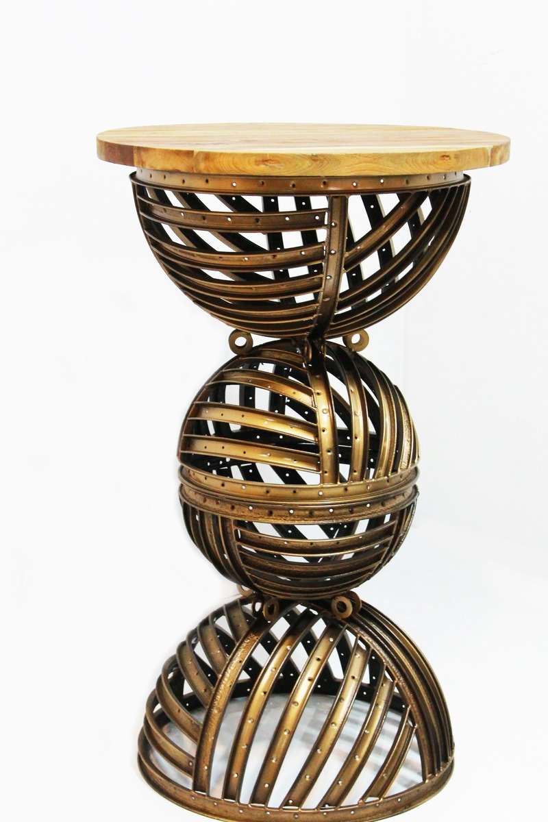 Stehtisch Bar Theke Tisch Anrichte Bartisch Küchentisch Thekentisch Gartentisch Holztisch Esstisch Bürotisch Design von Hand aus einem Fahrrad und Holz gefertigt High table bar counter table sideboard bar table kitchen table counter table garden table Stehtisch Bar Theke Tisch Anrichte Bartisch Küchentisch Thekentisch Gartentisch Holztisch Esstisch Bürotisch Design von Hand aus einem Fahrrad und Holz gefertigt High table bar counter table sideboard bar table kitchen table counter table garden table von TARSHOPBALI