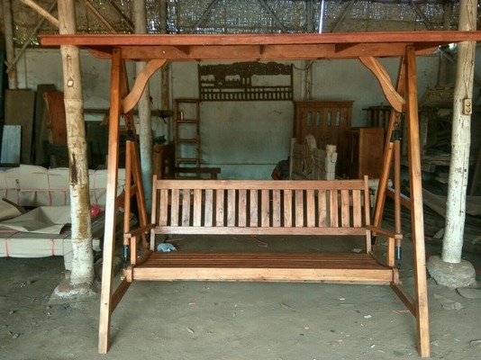 Schaukel Hollywoodschaukel Teak Holz Gartenschaukel Outdoor Hollywood Schaukel Gartenbank Parkbank Sitzmöbel Holz Bank Schaukel Hollywoodschaukel Teak Holz Gartenschaukel Outdoor Hollywood Schaukel Gartenbank Parkbank Sitzmöbel Holz Bank von TARSHOPBALI