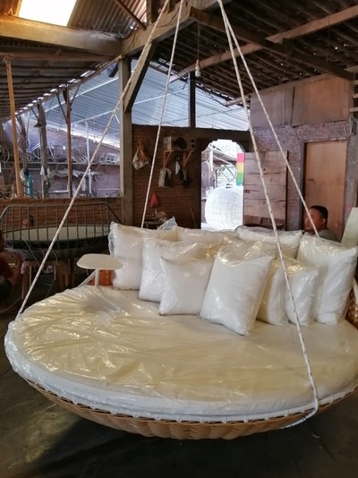 Liegeinsel Rattan Schaukel Hollywoodschaukel Hängeschaukel Sonneninsel Gartenschaukel Lounge Liege Liegeinsel Rattan Schaukel Hollywoodschaukel Hängeschaukel Sonneninsel Gartenschaukel Lounge Liege von TARSHOPBALI