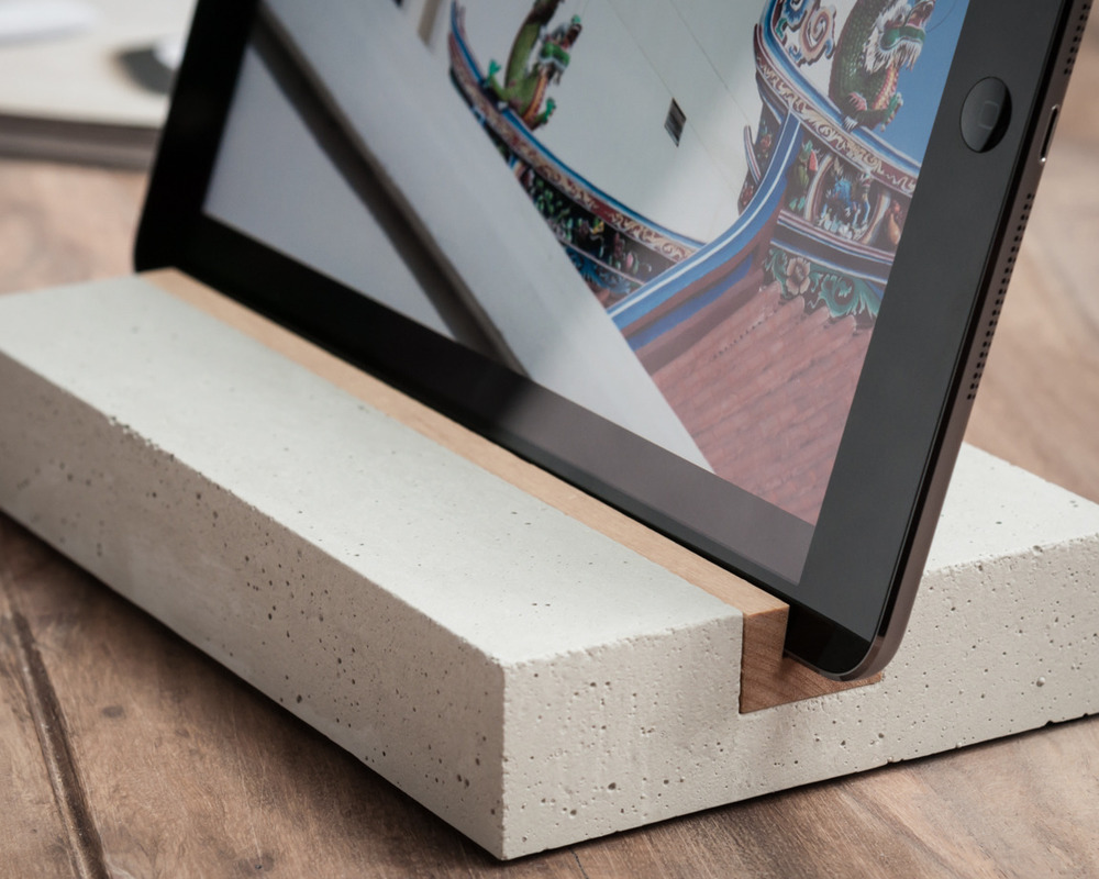 Halterung für iPad und Tablet aus Beton - wOOD U? STYLE Halterung für iPad und Tablet aus Beton - wOOD U? STYLE von trimborn-eich