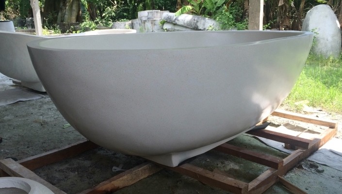 Badewanne Freistehende Wanne Spa Terrazzo Stein Resin Pool Steinwanne Becken Badetopf Freistehend Badewannen Gartenpool Aussenwanne Sanitär Diese Wanne wird von Hand aus Terrazzo Stein mit Zement in Bali gefertigt, Bath Terrazzo Stone Bathtub Freestanding von TARSHOPBALI