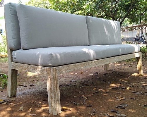 Sofa Couch Polstermöbel Lounge Liege Ottomane Tagesbett Relaxliege Sessel Liegeinsel Lounge Liege Gartenliege Sonnenliege Garten Loungeliege Tagesbett dieses Hochwertige Sofa wird in Handarbeit auf Bali aus Teak Holz gefertigt und wird mit Polsterauflage Sofa Couch Polstermöbel Lounge Liege Ottomane Tagesbett Relaxliege Sessel Liegeinsel Lounge Liege Gartenliege Sonnenliege Garten Loungeliege Tagesbett dieses Hochwertige Sofa wird in Handarbeit auf Bali aus Teak Holz gefertigt und wird mit Polsterauflage von TARSHOPBALI