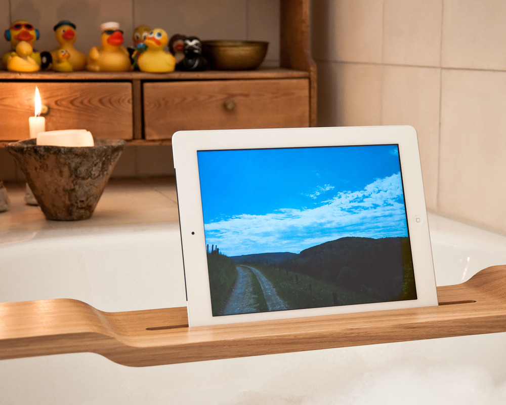 Halter für iPad und Tablet für die Badewanne aus Eiche - WOOD U? RELAX Halter für iPad und Tablet für die Badewanne aus Eiche - WOOD U? RELAX von trimborn-eich