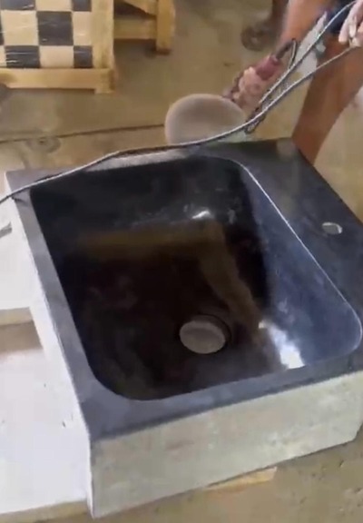Spülbecken Küchenspüle Küchenspülbecken Natur Stein Becken Spüle Steinspülbecken Hahnbank Spülbecken Küchenspüle Küchenspülbecken Natur Stein Becken Spüle Steinspülbecken Hahnbank von TARSHOPBALI