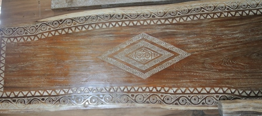 Tisch Esstisch Gartentisch Holztisch Küchentisch Ladentisch Massivtisch Wohnzimmertisch Ladentheke Holztisch Massiv Holz Suar Beistelltisch Kaffeetisch von Hand aus Suar Holz in Bali gefertigt Der Rand ist beschnitzt. Table dining table garden table wood Tisch Esstisch Gartentisch Holztisch Küchentisch Ladentisch Massivtisch Wohnzimmertisch Ladentheke Holztisch Massiv Holz Suar Beistelltisch Kaffeetisch von Hand aus Suar Holz in Bali gefertigt Der Rand ist beschnitzt. Table dining table garden table wood von TARSHOPBALI