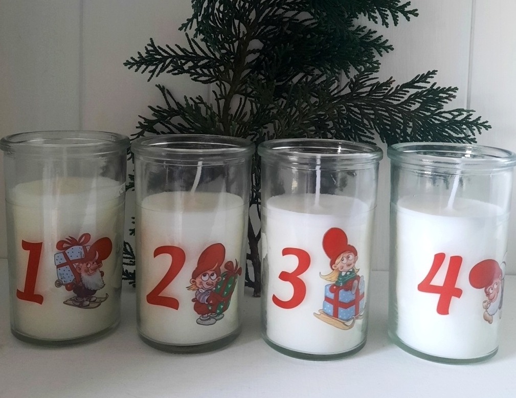 Advent-Kerzen im Glas mit Wichtel u. Zahlen Advent-Kerzen im Glas mit Wichtel u. Zahlen von Smuk