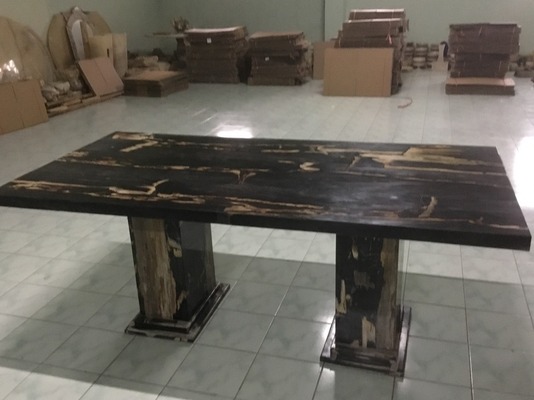Tisch Fossil Esstisch Wohnzimmertisch VersteinertesHolz Resin Küchentisch Loungetisch petrified wood von TARSHOPBALI