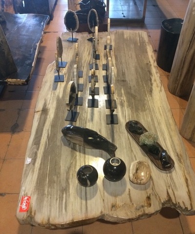 Tisch Fossil Esstisch Versteinertes Holz Natur Steintisch Küchentisch Wohnzimmertisch petrified wood von TARSHOPBALI