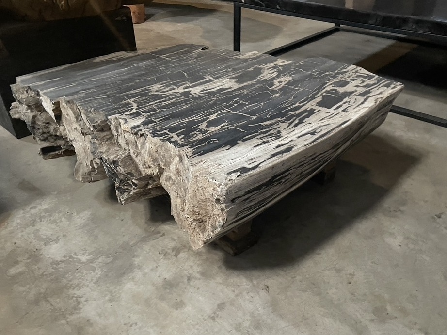 Tisch Fossil Natur Steintisch Esstisch Versteinertes Holz Loungetisch Wohnzimmertisch Fossiltisch Tisch Fossil Natur Steintisch Esstisch Versteinertes Holz Loungetisch Wohnzimmertisch Fossiltisch von TARSHOPBALI