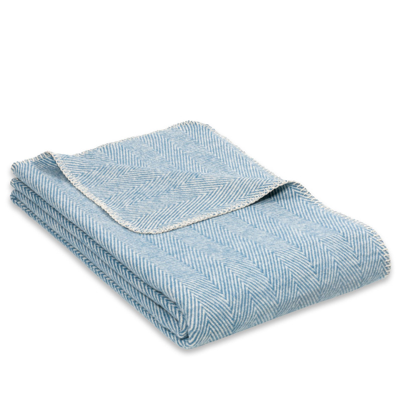 Leichte Kuscheldecke mit Fischgrätmuster, weiche Bio-Baumwolle - "Finn" OEKO-Tex, blau Leichte Kuscheldecke mit Fischgrätmuster, weiche Bio-Baumwolle - "Finn" OEKO-Tex, blau von RIEMA Germany