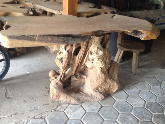 Bartisch Theke Tisch Bar Anrichte Stehtisch Esstisch Küchentisch Holztisch Teak Holz Wohnzimmertisch Gartentisch Teakholztisch Beistelltisch Kaffeetisch Teakholztische Teaktisch Teakholz wird von Hand aus Massivem Teak Wurzel Holz gefertigt. Bar table Bartisch Theke Tisch Bar Anrichte Stehtisch Esstisch Küchentisch Holztisch Teak Holz Wohnzimmertisch Gartentisch Teakholztisch Beistelltisch Kaffeetisch Teakholztische Teaktisch Teakholz wird von Hand aus Massivem Teak Wurzel Holz gefertigt. Bar table von TARSHOPBALI