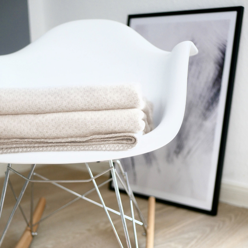 Kuschelig weiche Wohndecke "Emma" von RIEMA, aus 100% Bio-Baumwolle, Made in Germany, sand Kuschelig weiche Wohndecke "Emma" von RIEMA, aus 100% Bio-Baumwolle, Made in Germany, sand von RIEMA Germany