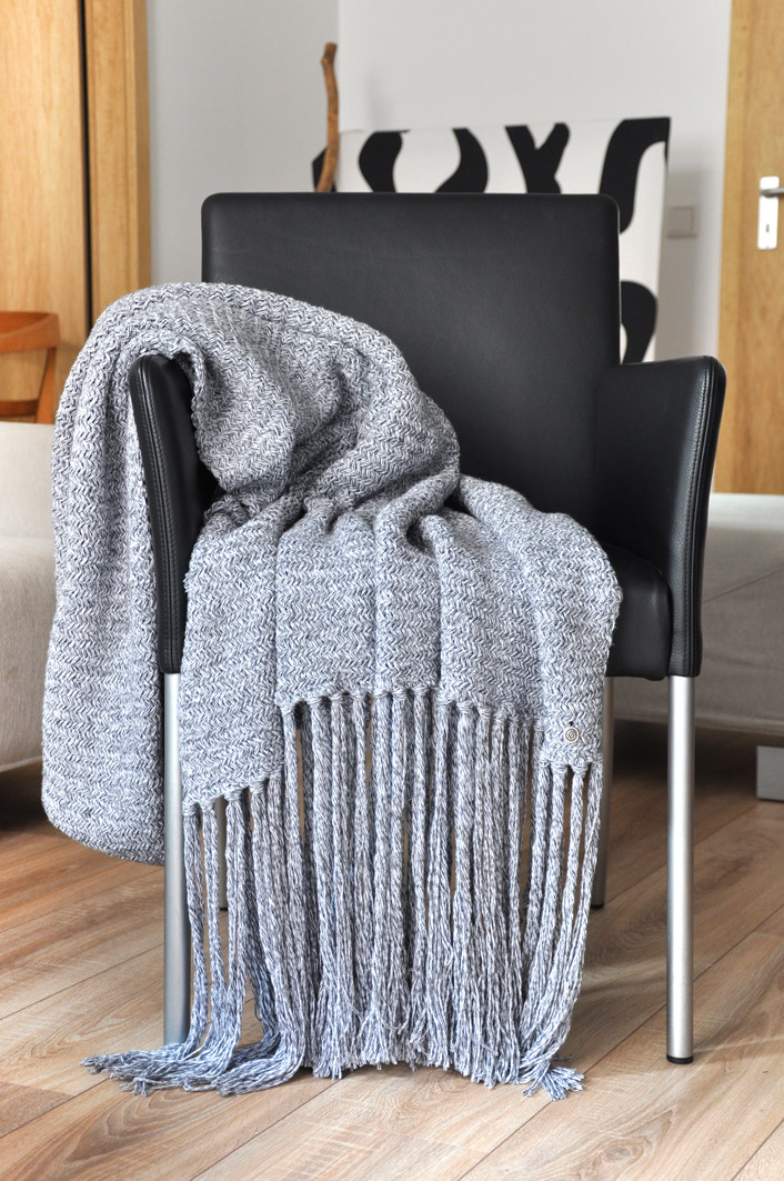 Decke | Blanket „White waves and black rocks” von Nebelschnecke
