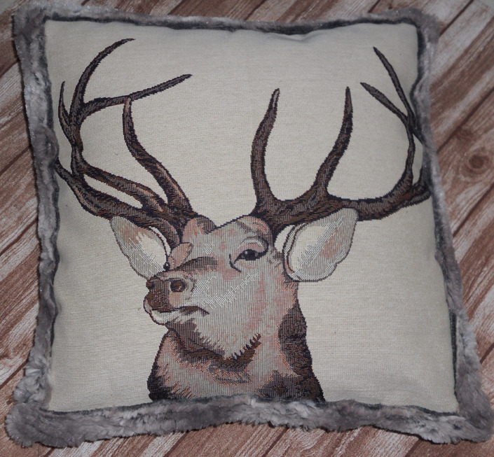 Dekokissen Hirsch mit Fell Dekokissen Hirsch mit Fell von Exclusive Home Accessoires