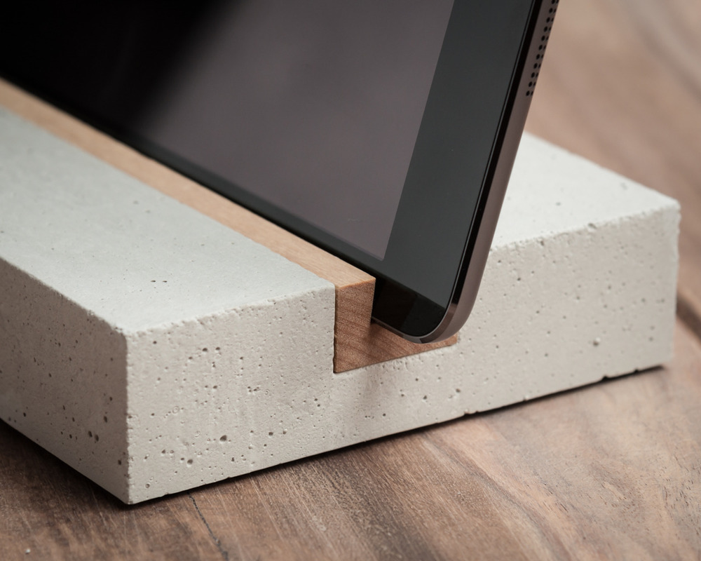 Halterung für iPad und Tablet aus Beton - wOOD U? STYLE Halterung für iPad und Tablet aus Beton - wOOD U? STYLE von trimborn-eich