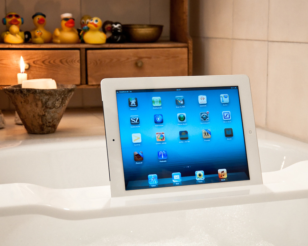 Halterung für iPad und Tablet für die Badewanne - WOOD U? WAVE Halterung für iPad und Tablet für die Badewanne - WOOD U? WAVE von trimborn-eich
