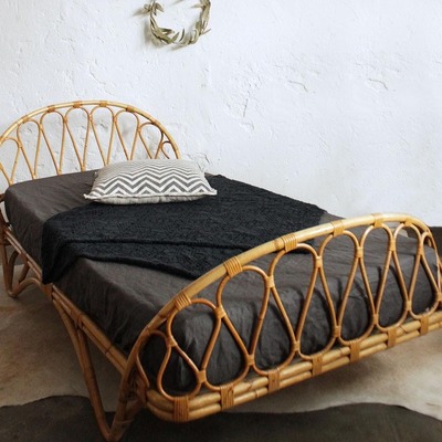 Einzelbett Doppelbett Betten Rattanbett Rattan Bett Schlafzimmerbett Tagesbett Einzelbetten Doppelbetten wird von Hand aus Rattan gefertigt. Das Bett wird zerlegt geliefert. Gegen Aufpreis ist die Lieferung mit der Matraze und den Kissen möglich Single von TARSHOPBALI