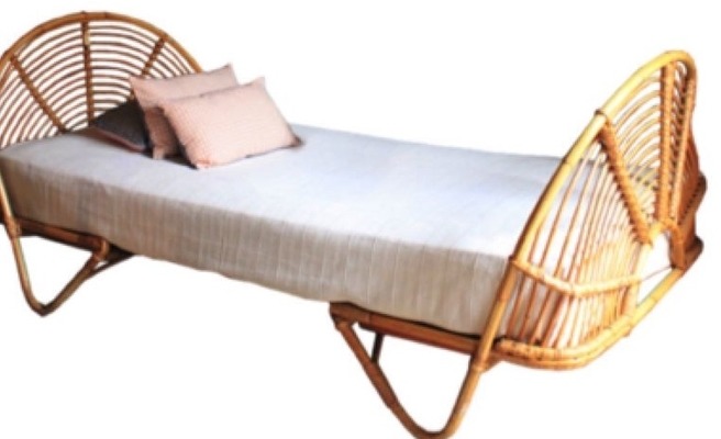 Einzelbett Doppelbett Betten Rattanbett Rattan Bett Schlafzimmerbett Tagesbett Einzelbetten Doppelbetten  wird von Hand aus Natur Rattan mit Teak Holz gefertigt.  Gegen Aufpreis ist die Lieferung mit der Matraze und den Kissen möglich  Single Bed Double von TARSHOPBALI