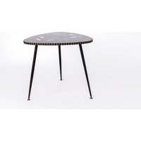Vintage 1960S Rockabilly Side Table With Tile Top & Black Metal Feet - Mid-Century Charm, Good Condition von 1001VintageChairs