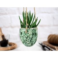Handgemachter Gesprenkelter Keramik-Hänger-Übertopf Boho Home Decor von 10FingersArt