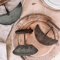 Sammlung Von Vintage Kräuterschneidern | 3Er Set Primitive Bauernhaus Holzgriff Doppelklinge Kräuterschneider Landhaus Küche Schüsselfüller Sammlung Von Vintage Kräuterschneidern | 3Er Set Primitive Bauernhaus Holzgriff Doppelklinge Kräuterschneider Landhaus Küche Schüsselfüller von 1100WestCo
