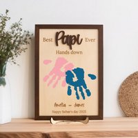 Hands Down Best Dad Ever | Personalisiertes Graviertes Holzschild Feiern Sie Papa Mit Handabdrücken Und Personalisierter Nachricht Y75 Hands Down Best Dad Ever | Personalisiertes Graviertes Holzschild Feiern Sie Papa Mit Handabdrücken Und Personalisierter Nachricht Y75 von 12ElevenAtelier