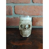 Totenkopf Schnapsglas Kerze - Bar Dekor Individuell Duft-Gothic von 17dovercandlecompany