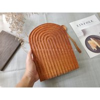 Handgeschnitztes Gewölbtes Holztablett Personalisiertes Bauernhausdekor von 194HandmadeGift