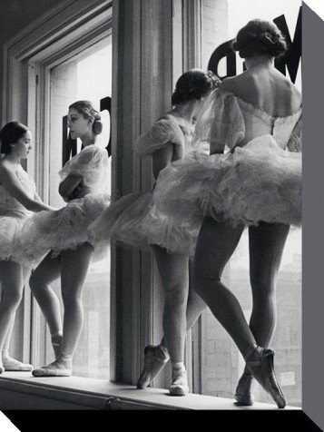 1art1 Ballett Poster Ballerinas Auf Der Fensterbank des Proberaums Bilder Leinwand-Bild Auf Keilrahmen | XXL-Wandbild Poster Kunstdruck Als Leinwandbild 40x30 cm von 1art1