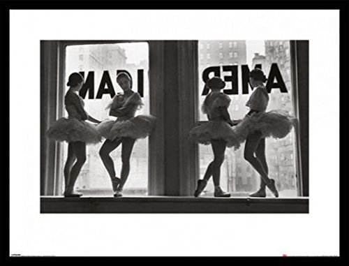 1art1 Ballett Poster Kunstdruck Bild und MDF-Rahmen Schwarz - Tänzerinnen Auf Der Fensterbank des Proberaums (80 x 60cm) von 1art1