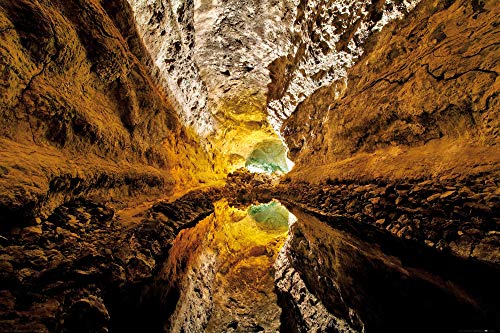 1art1 Höhlen XXL Poster Lava-Grotte In Türkis, Gold Und Ocker Spiegelt Sich Im Wasser Plakat | Bild 120x80 cm von 1art1