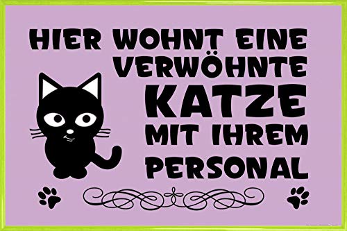 1art1 Katzen Poster Plakat | Bild und Kunststoff-Rahmen - Hier Wohnt Eine Verwöhnte Katze Mit Ihrem Personal (91 x 61cm) von 1art1