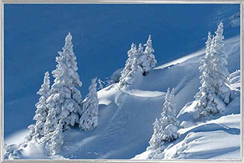 1art1 Winter Poster Plakat | Bild und Kunststoff-Rahmen - Glitzernder Schnee Auf Eingeschneiter Berglandschaft (91 x 61cm) von 1art1