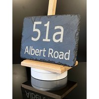 Hausschild 25 cm X 18 Geriffelte Oberfläche & Kante. Personalisiert Mit Namen Oder Türnummer. Plaketten Eignen Sich Für Außen An Wandtoren Und Türen Hausschild 25 cm X 18 Geriffelte Oberfläche & Kante. Personalisiert Mit Namen Oder Türnummer. Plaketten Eignen Sich Für Außen An Wandtoren Und Türen von 1st4Signs