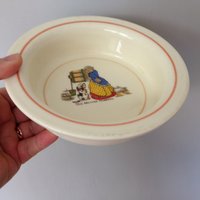 Alte Baby-Geschirr Von Mutter Hubbard von 20thCenturyStuff