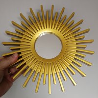 Runder Spiegel Mit Goldenem Sunburst-Design von 20thCenturyStuff