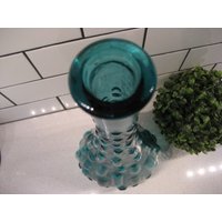 15 Zoll Vintage Empoli Türkis Geprägte Vase Karaffe Ohne Stopfen Rundum Geprägtes Ziegelmuster Design Schwer Made in Italy Geschenk Mcm 15 Zoll Vintage Empoli Türkis Geprägte Vase Karaffe Ohne Stopfen Rundum Geprägtes Ziegelmuster Design Schwer Made in Italy Geschenk Mcm von 222nest