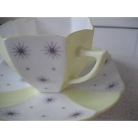 Vintage Shelley Teetasse Untertassen-Set Schneekristall Starburst Queen Anne Tasse Stil Mellow Gelb Made in England Passende Backstamps Retro von 222nest